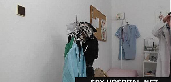  Hidden cam in gyno check up room